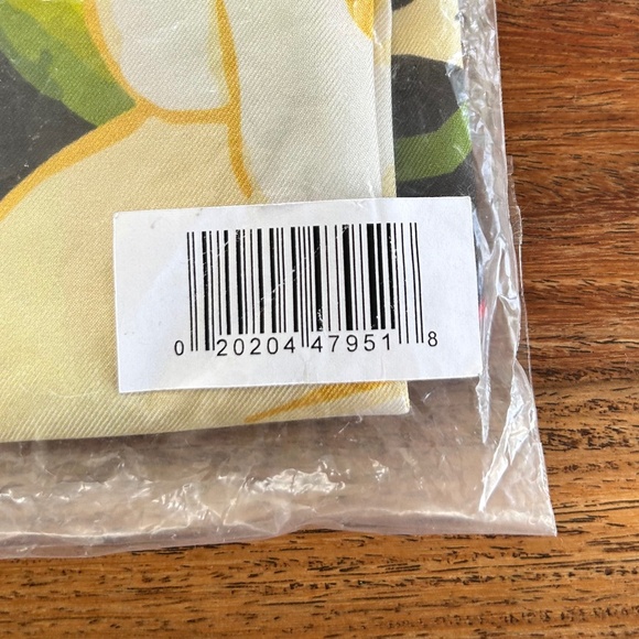 Thomas Jefferson Monticello Magnolia Scarf - Picture 9 of 10